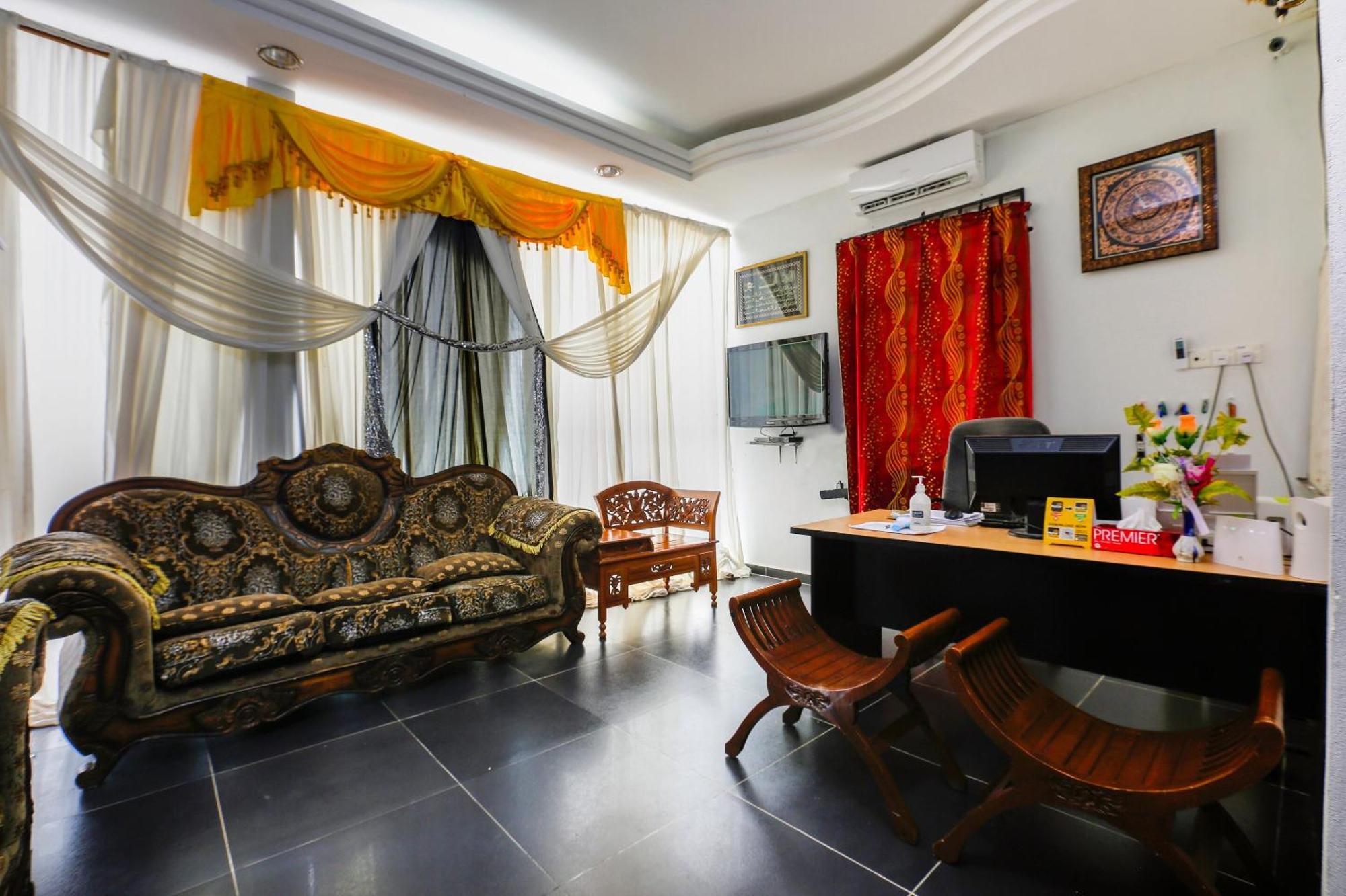 Oyo 89933 Nun Hotel Jeli Εξωτερικό φωτογραφία
